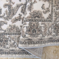 Kusový koberec MAGNE - kvety - biely/sivý
