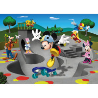 Detská fototapeta DISNEY - Mickey Mouse s kamarátmi na skejtoch - 155x110 cm