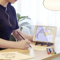 Projektor na obkresľovanie z mobilu