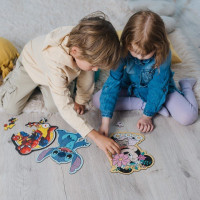 TREFL Wood Craft Junior puzzle Vo svete Mickeho Mouse 50 dielikov