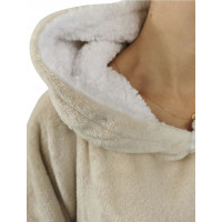 Mikinová deka s ozdobným lemom - béžová