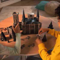 RAVENSBURGER Svietiace 3D puzzle Nočná edícia Harry Potter: Rokfortský hrad - Astronomická veža 626 dielikov