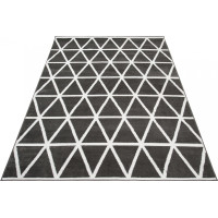 Kusový koberec BALI Triangles - tmavo šedý/biely