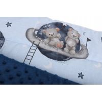 Obojstranná zavinovačka pre bábätká 80x80 cm BABYMAM PREMIUM - Medvedíci vo vesmíre s tmavo modrou minkou