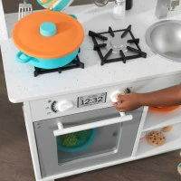 KidKraft Drevená kuchynka s príslušenstvom