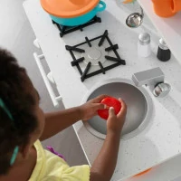 KidKraft Drevená kuchynka s príslušenstvom