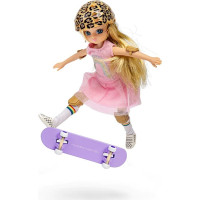 Lottie Bábika skateboardistka