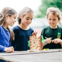 Bigjigs Toys Drevená motorická hra Padajúce džungľa