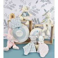 Doudou Darčeková sada - Plyšová myška s dečkou z BIO bavlny 15 cm zeleno-biela