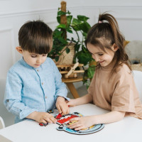 TREFL Drevené obrysové puzzle Mimoni: Šialený Mimoň 50 dielikov