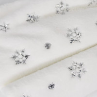 Obliečka na vankúš SPARKLE Vločky - imitácia kožušiny - 45x45 cm - biela/strieborná