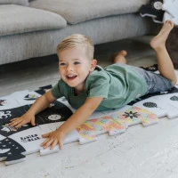 Penové puzzle Treflíci: Čierna a biela