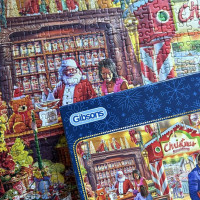 GIBSONS Puzzle Santova cukráreň 1000 dielikov