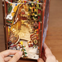 RoboTime 3D skladačka Zarážka na knihy Vianočná ulička