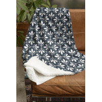 Deka prehoz SHERPA 150x200 cm - Ornamenty - tmavo šedá / biela