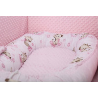 Obojstranné hniezdočko (kokon) pre bábätko - BABYMAM PREMIUM set 7v1 - Ružová žirafa so svetloružovou minkou