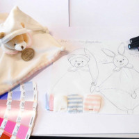 Doudou Darčeková sada Plyšový muchláčik sivý Medvedík 25 cm