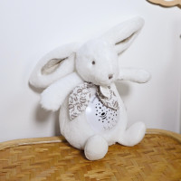 Doudou Hracia skrinka s projekciou Zajačik biely