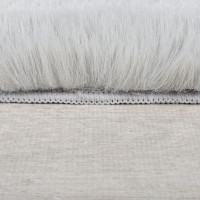 Kusový koberec Ivy Faux Fur Grey