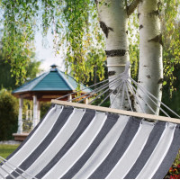 Závesná hojdacia sieť ULTIMATE XXL 200x150 cm - šedá s pruhmi