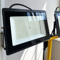 Halogénové LED stavebné svietidlo na stojane RSL006-2x100W