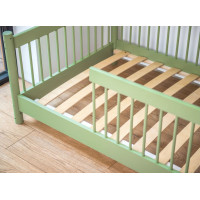 Detská Montessori posteľ z masívu borovice STEVE - 200x90 cm - OLIVOVO ZELENÁ