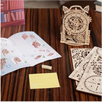UGEARS 3D puzzle Dekoračný budík 43 dielikov