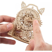 UGEARS 3D puzzle Dekoračný budík 43 dielikov