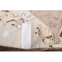 Plyšová zavinovačka s kapucňou BABYMAM do autosedačky - Béžová žirafa/cappuccino