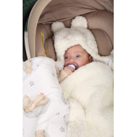 Plyšová zavinovačka s kapucňou BABYMAM do autosedačky - Medvedík v oblakoch/baránok ecru