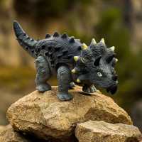 Diaľkovo ovládaný chodiaci dinosaurus RC Triceratops so zvukmi a svetlom