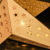 Solight LED drevená vianočná hviezda, závesná, časovač, 20x LED, 65cm, 2x AA