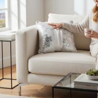 Dekoračný vankúš GLAM SHINE 40x40 cm - biely/strieborný