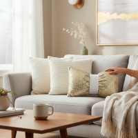 Dekoračný vankúš GLAM SHINE 30x50 cm - zlatý/biely