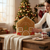 Tvarovaný vankúš PERNÍKOVÝ DOMČEK - 35x25 cm