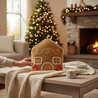 Tvarovaný vankúš PERNÍKOVÝ DOMČEK - 35x25 cm