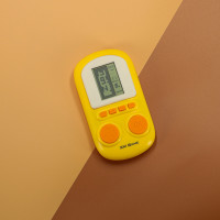 Prenosná elektronická arkádová herná konzola - žltá