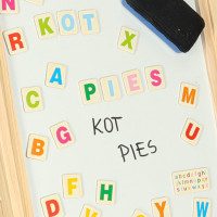 Obojstranná magnetická tabuľa s doplnkami - 38x37x90 cm