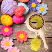 Pletací stroj s príslušenstvom