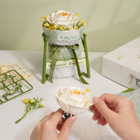 ROBOTIME Roker Floral Art: 3D puzzle Biela kamélia 63 dielikov