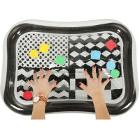 Nafukovacia vodná podložka s kontrastnými čiernobielymi vzormi - 65 cm x 50 cm