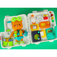 Zmyslový manipulačný Montessori kufrík so svetlom a zvukmi - Macko