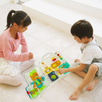 Zmyslový manipulačný Montessori kufrík so svetlom a zvukmi - Macko