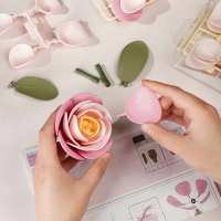 ROBOTIME Roker Floral Art: 3D puzzle Ružová kamélia 37 dielikov