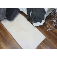 Kusový koberec CHRISTIANIA - biely - imitácia králičie kožušiny