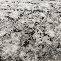 Kusový koberec PANNE prasklina - odtiene šedej