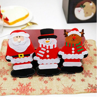 Vianočný obal na príbory - 3 ks - červeno / biele - motív vianočných postavičiek