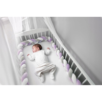 Chránič na detskú posteľ pletený do vrkoča RICO 300 cm - fialovo-sivý