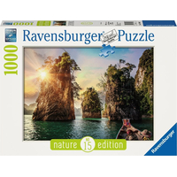RAVENSBURGER Puzzle Útesy v jazere Cheow Lan, Thajsko 1000 dielikov