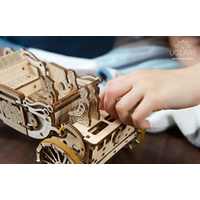 UGEARS 3D puzzle Kráľovský kočiar 290 dielikov